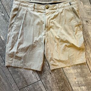 Hurley Khaki Flat Front Shorts Classic Style